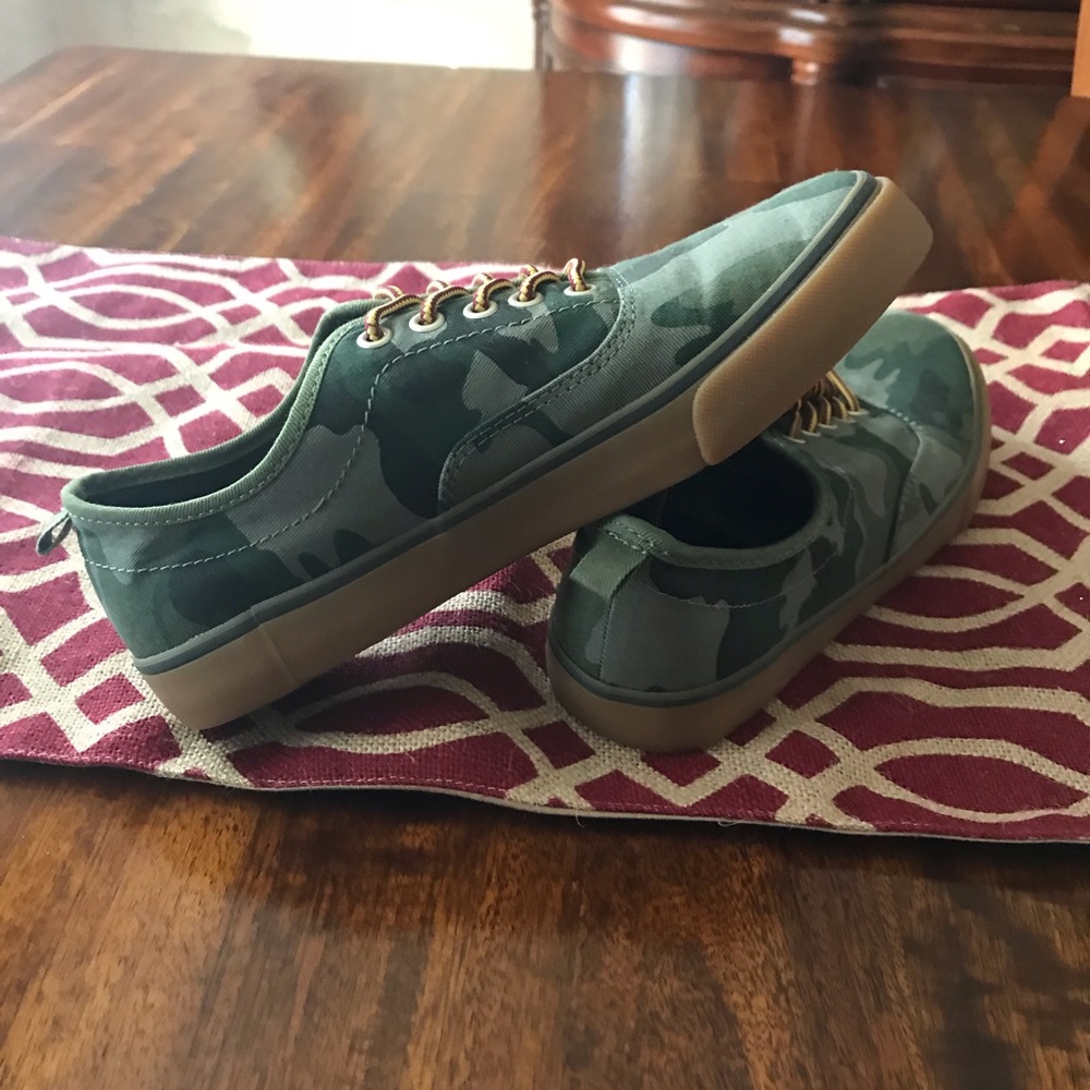 NWOT Camo Boys Tennis Shoes